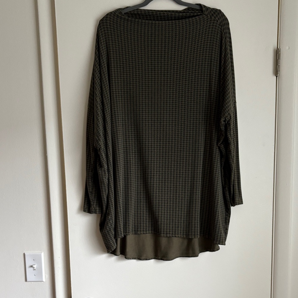 bryn Walker Black and Brown Patterned Top